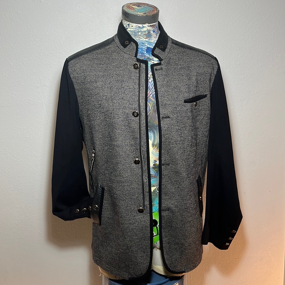 New Clothing World. Large Jacket.